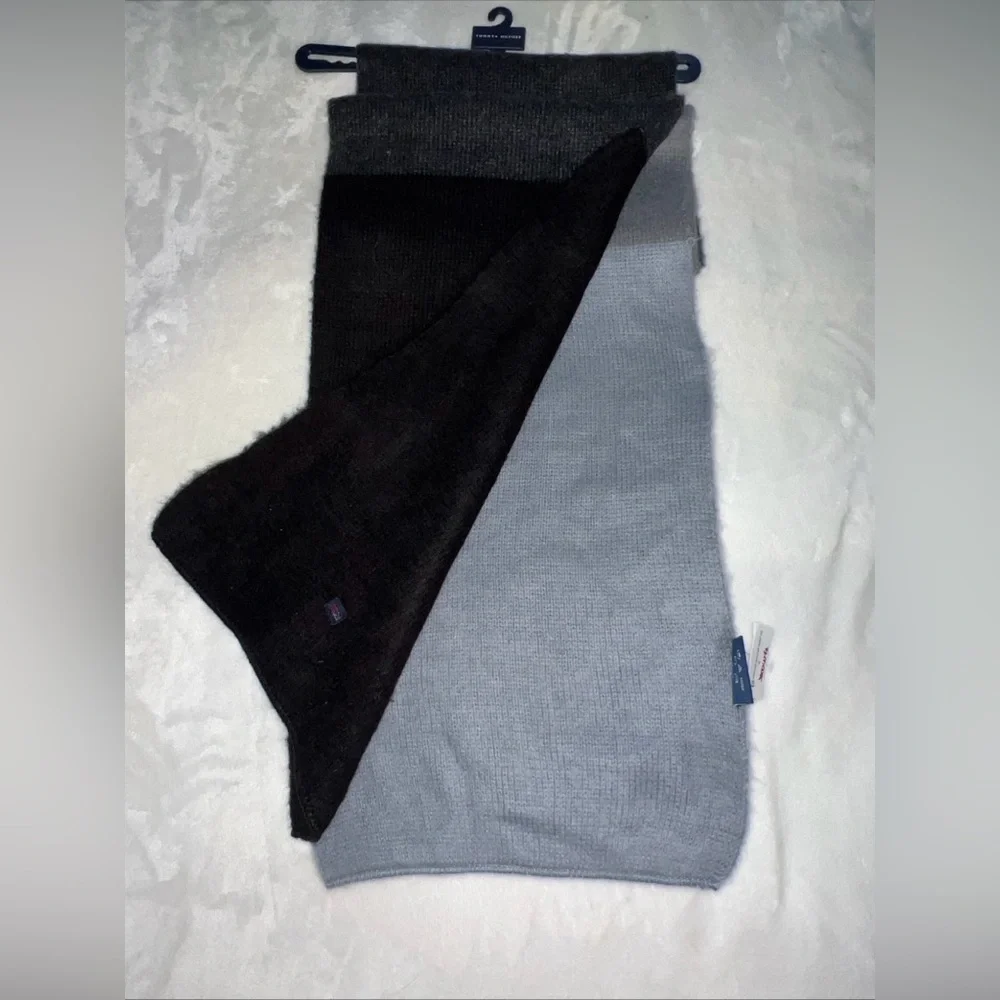 Tommy Hilfiger Unisex Two Toned Design Black Gray Panels Acrylic NWT